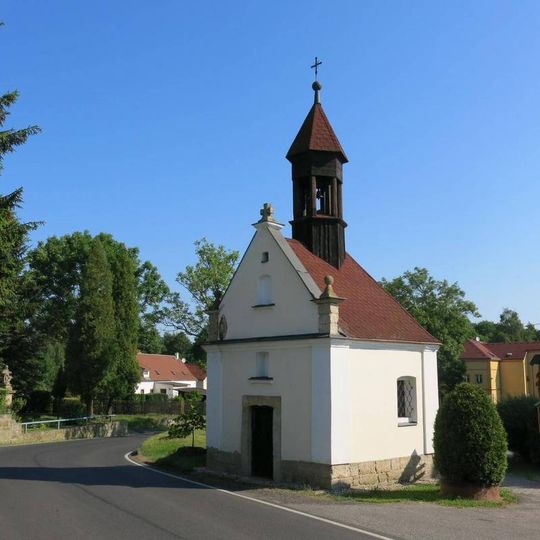 Kaple na návsi v Bynovci