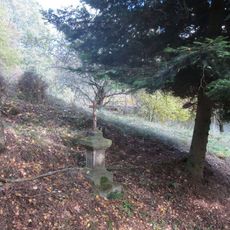 Kříž severně od Skelné Huti u mlýna