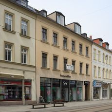 Wohn- und Geschäftshaus in geschlossener Bebauung, mit Resten originaler Ladenfront Berliner Straße 55