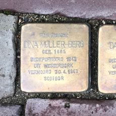 Stolperstein en memoria de Dina Muller-Berg