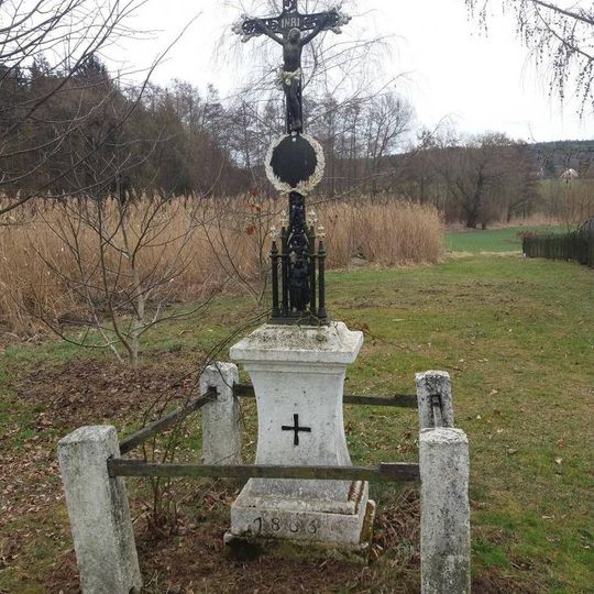 Kříž východně od Lubence v Jelením Mlýně