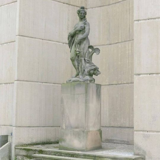 Socha alegorie Trpělivost u pavilonu Reinerových fresek v Duchcově