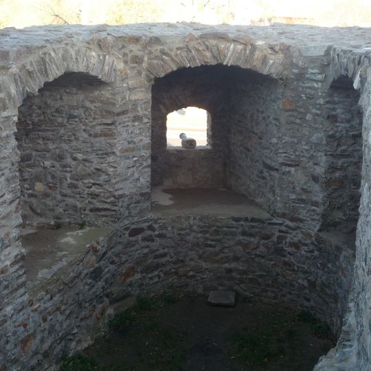 Hradby hradu a zámku Polná