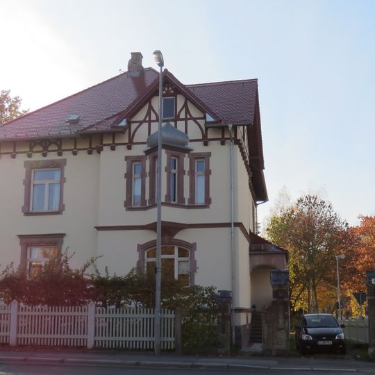 Mietvilla mit Vorgarten und Einfriedung Jagdschänkenstraße 46