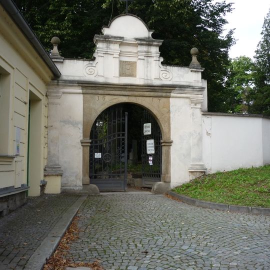 Hřbitovní brána starého hřbitova v Havlíčkově Brodě