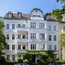 Mietshaus in geschlossener Bebauung mit Vorgarten Henriettenstraße 44