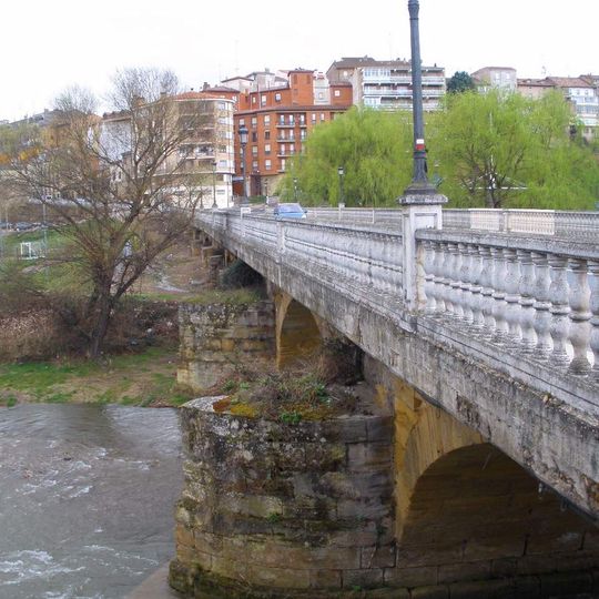 Puente sobre el río Tirón