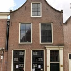Huis met klokgevel