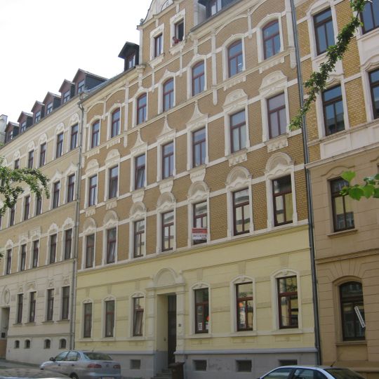 Mietshaus in geschlossener Bebauung Ludwig-Kirsch-Straße 30