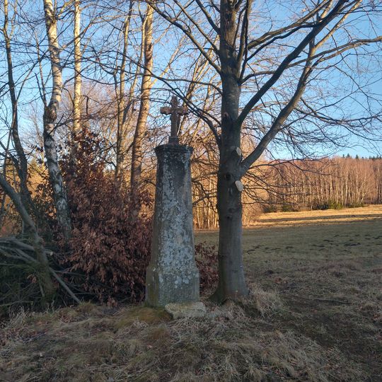 Kříž východně od Hojné Vody