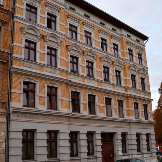 Schöninger Straße 4, 5