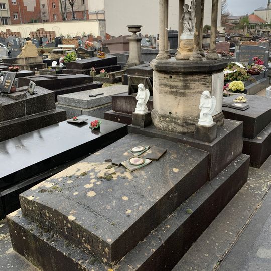 Tombeau de la famille de Jean-Béneteau