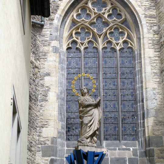 Socha Panny Marie u Týnského chrámu v Praze