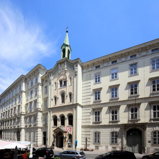 Postdirektion, ehem. Hauptmautgebäude und St. Barbara-Stift