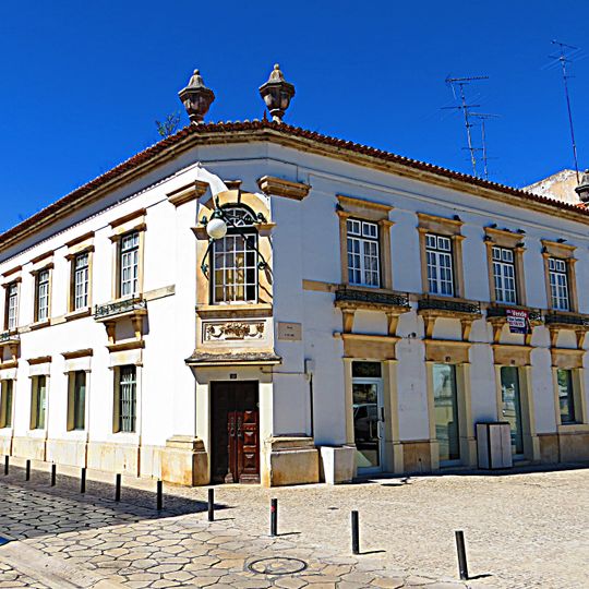 Edifício onde viveu Manuel Vieira Natividade
