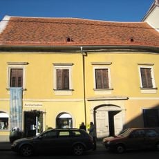 Wohn- und Geschäftshaus