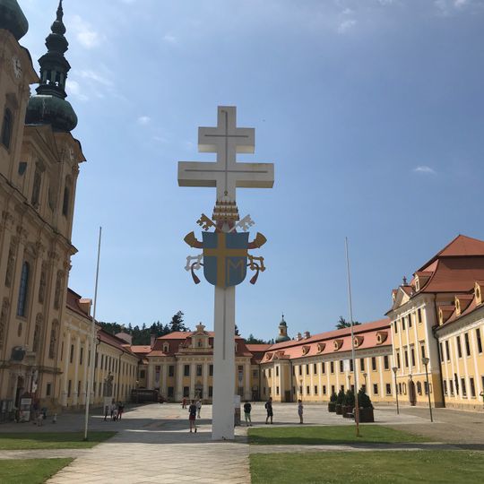 Kříž na paměť návštěvy papeže Jana Pavla II. ve Velehradě