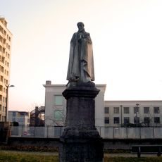 Statue