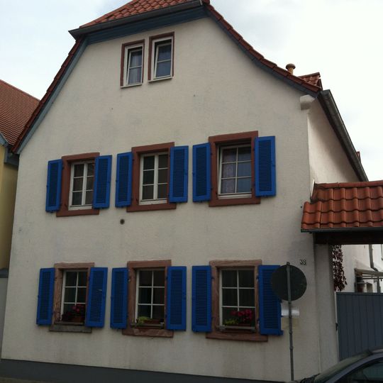 Hauptstraße 38