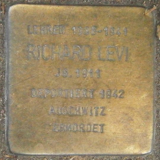 Stolperstein en memoria de Richard Levi