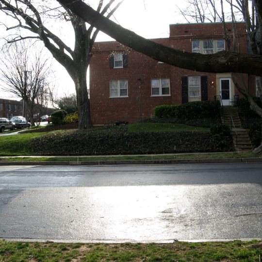 Arlington Village Historic District